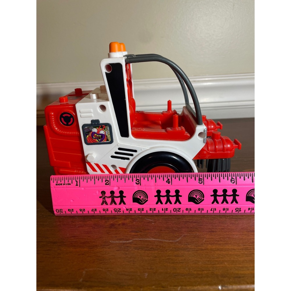 Moose Toys Grossery Gang Clean Team Street Sweeper Red White Vehicle JX12217